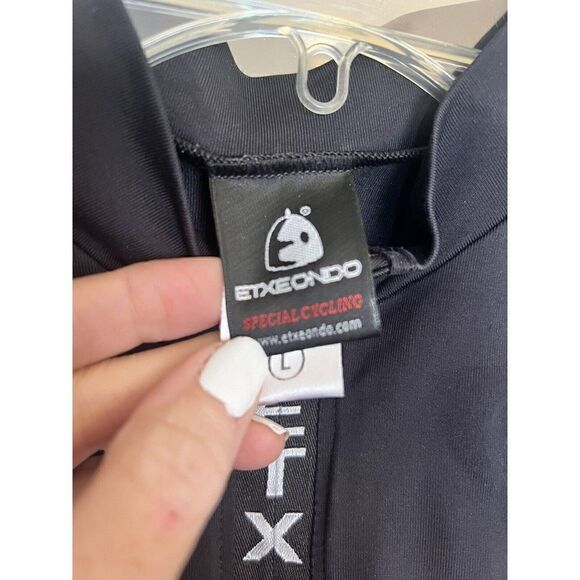 Etxeondo womens Red Black cycling wind vest Large Dd - Picture 4 of 8